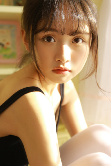 《年轻的女教师》
